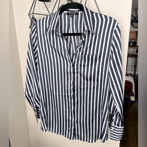 Banana Republic Tops - 🍌Banana Republic | Dillon Classic Fit